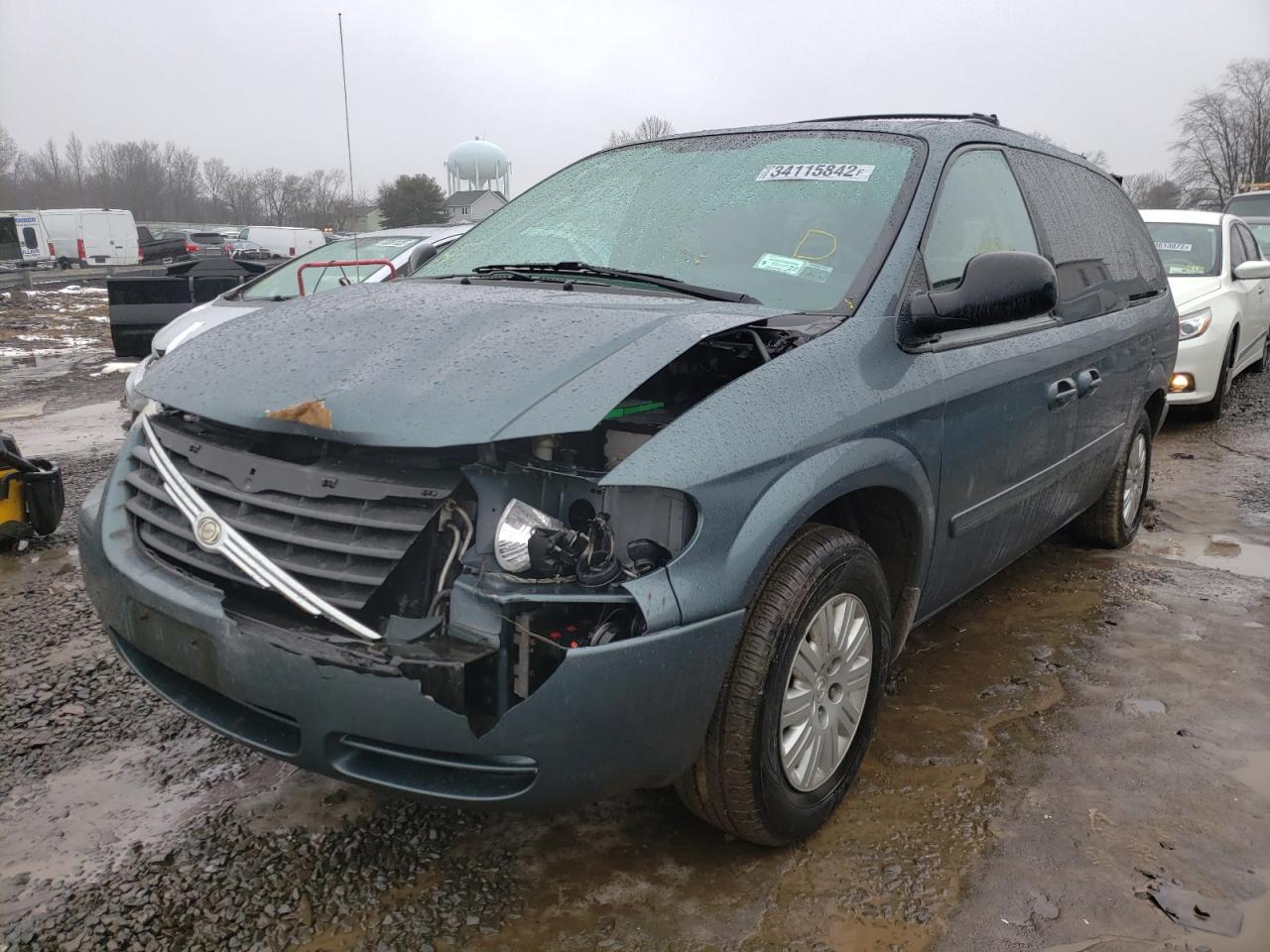 Photo 2 from auction – 2007 CHRYSLER TOWN & COU with VIN 2A4GP44R47R219824