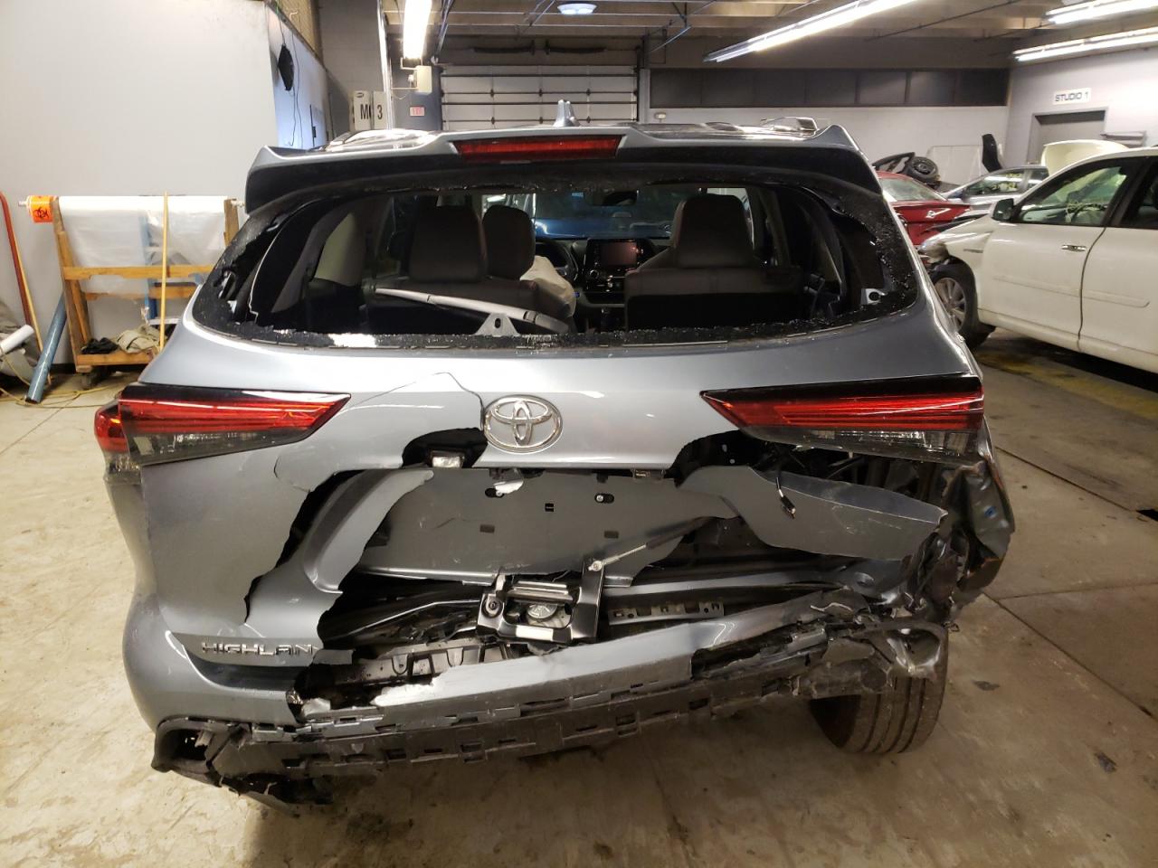 Photo 9 from auction – 2021 TOYOTA HIGHLANDER with VIN 5TDHZRBH8MS101399