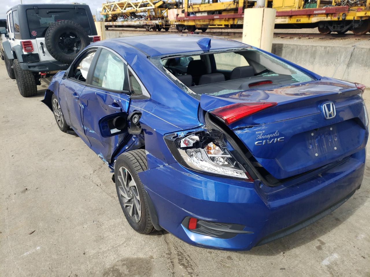 Photo 3 from auction – 2018 HONDA CIVIC EX with VIN 2HGFC2F80JH543308