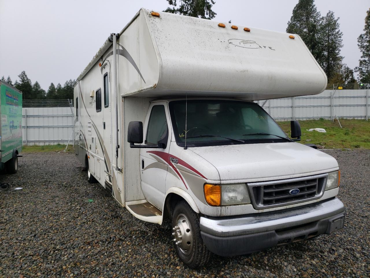 FORD 31/MH 2005 with VIN 1FDXE45S05HB04736 - Photo from auction