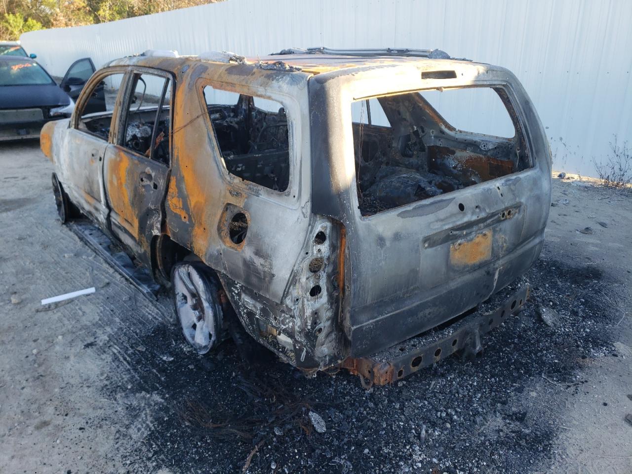 Photo 3 from auction – 2004 TOYOTA 4RUNNER SR with VIN JTEZU14R340023526