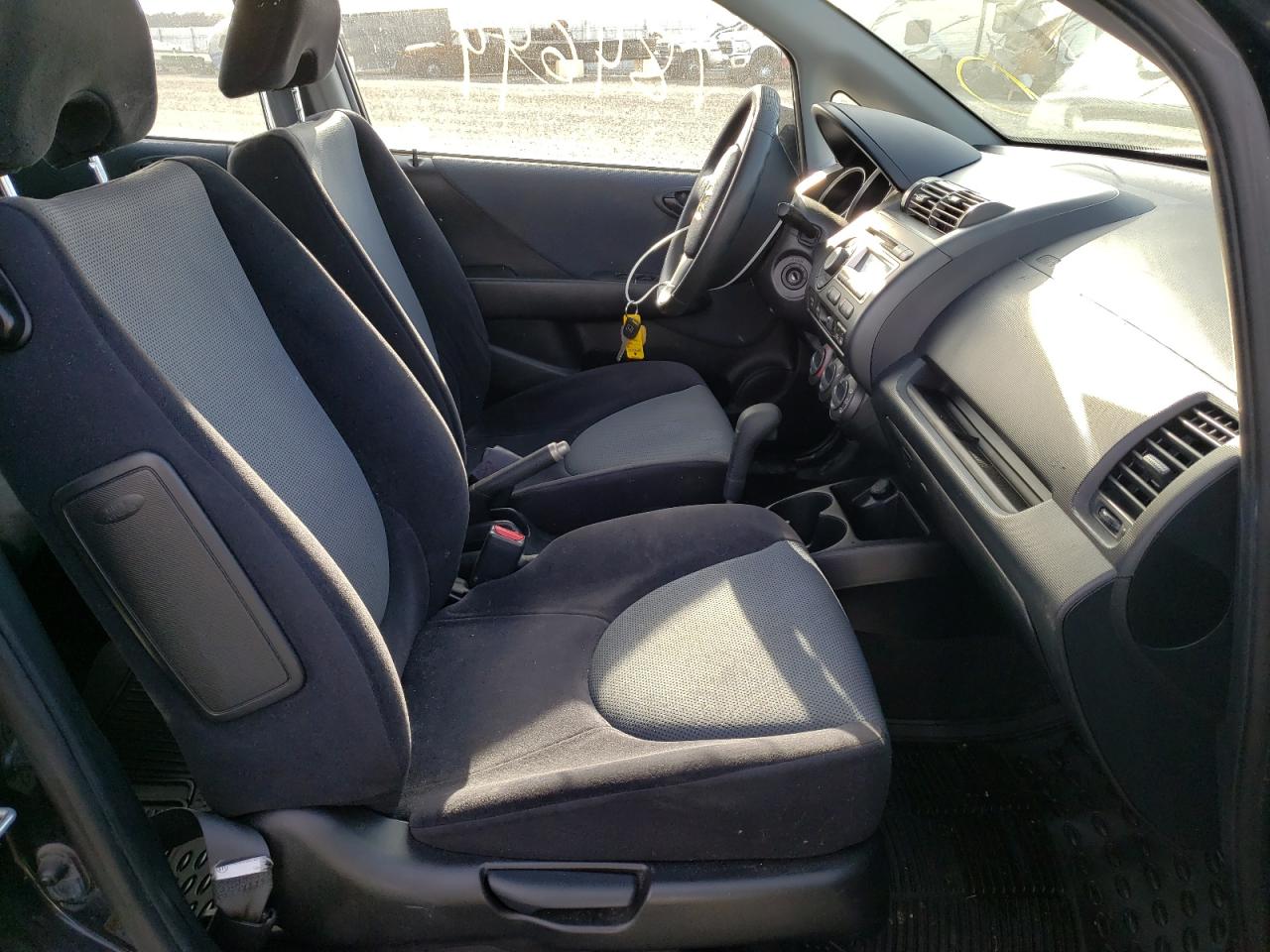 Photo 5 from auction – 2007 HONDA FIT with VIN JHMGD38407S057792