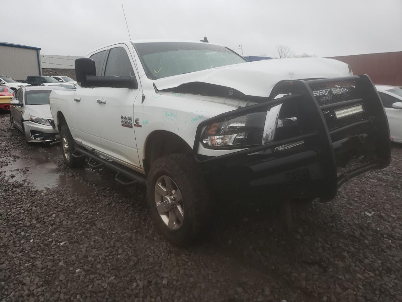 RAM 2500 SLT 2015 with VIN 3C6UR5DL1FG615810 - Photo from auction