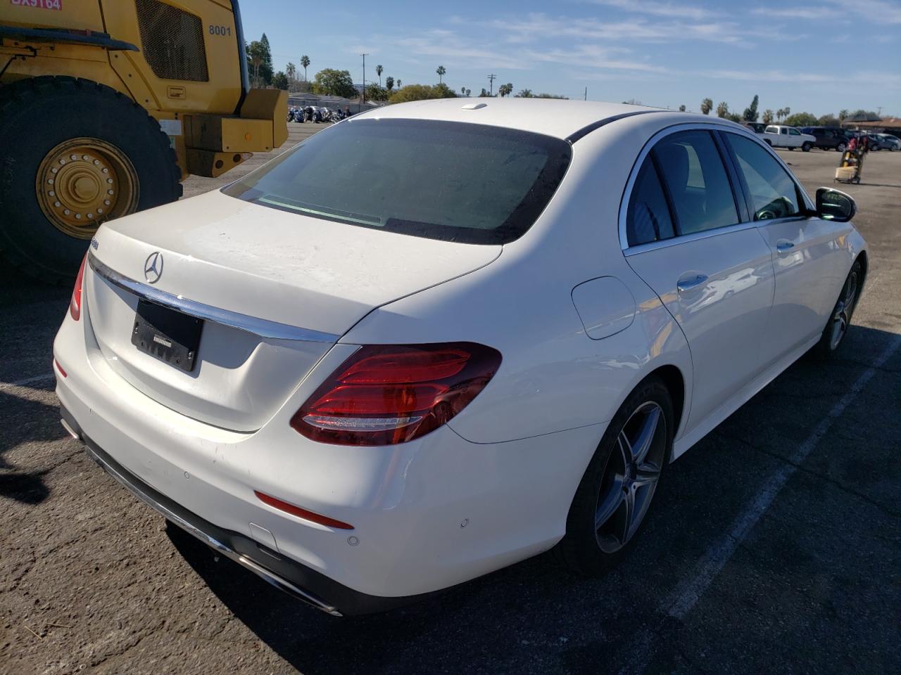 Photo 4 from auction – 2017 MERCEDES-BENZ E 300 with VIN WDDZF4JB1HA006981