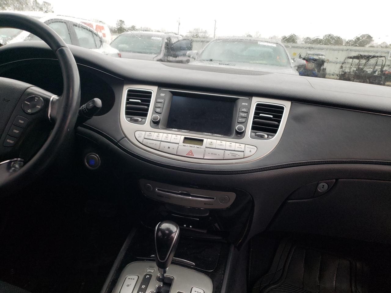 Photo 9 from auction – 2013 HYUNDAI GENESIS 3. with VIN KMHGC4DD3DU223847