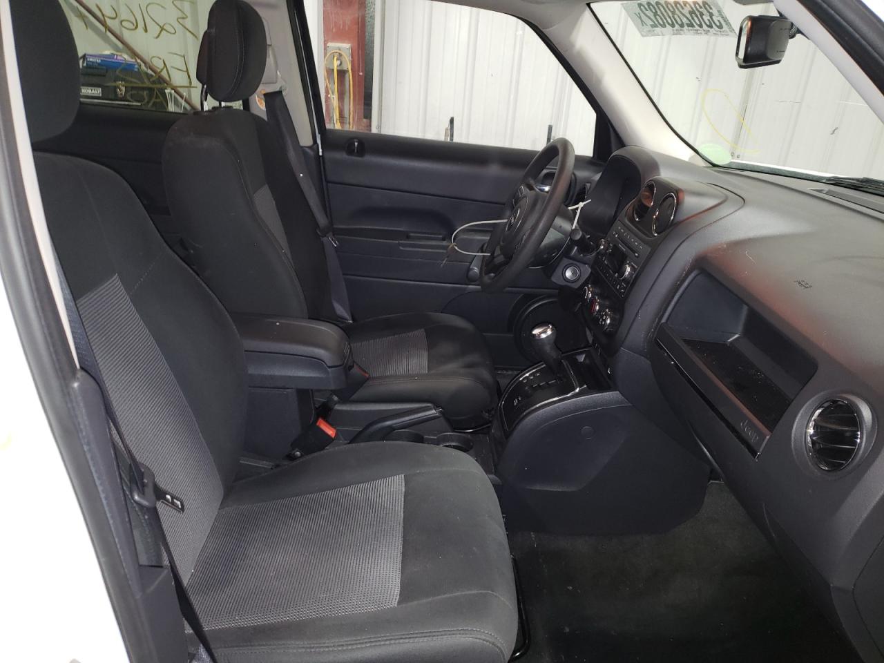 Photo 5 from auction – 2017 JEEP PATRIOT SP with VIN 1C4NJPBB0HD202951