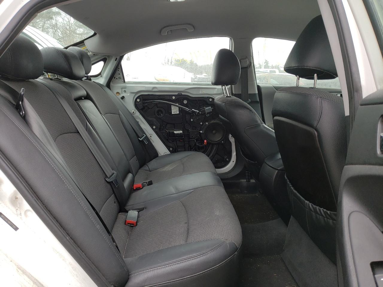 Photo 6 from auction – 2011 HYUNDAI SONATA SE with VIN 5NPEC4ACXBH277595