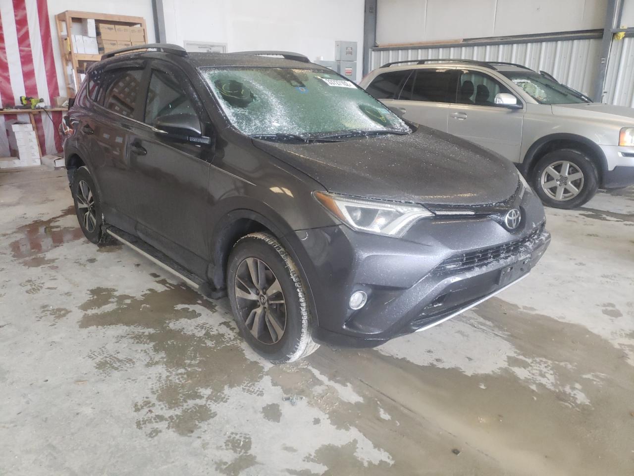 Photo 1 from auction – 2017 TOYOTA RAV4 XLE with VIN JTMWFREV8HD101552