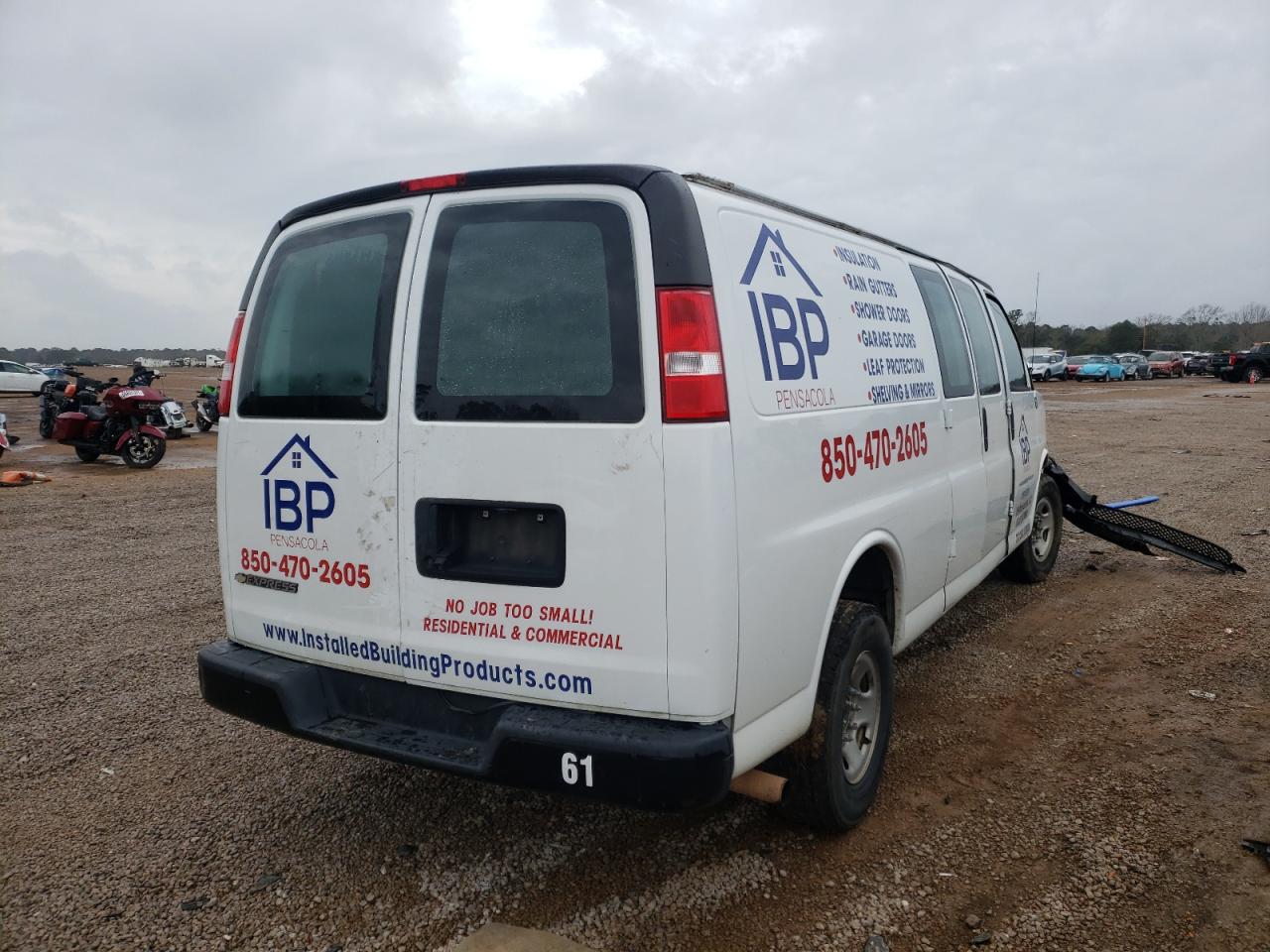 Photo 4 from auction – 2017 CHEVROLET EXPRESS G2 with VIN 1GCWGBFG3H1338472