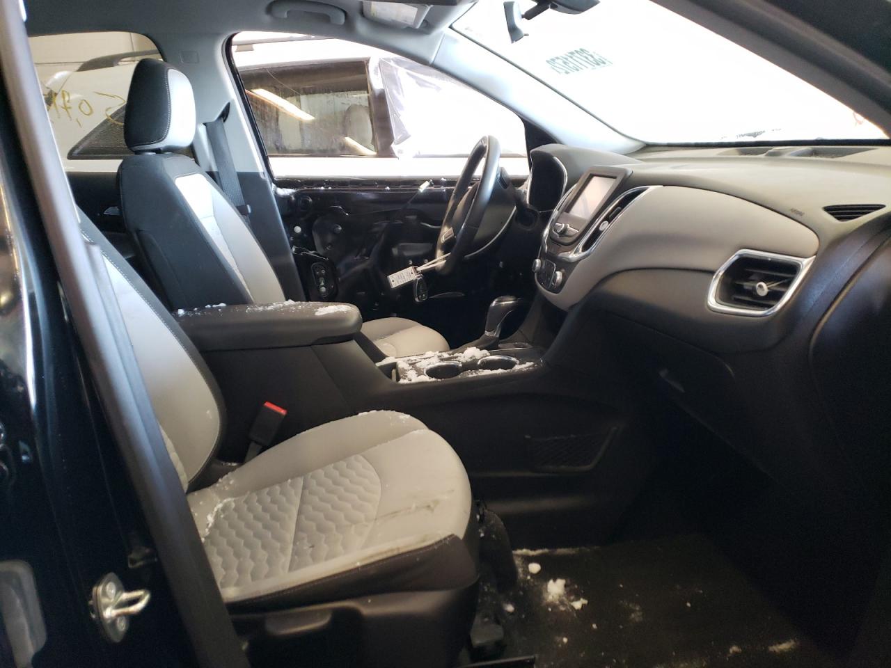 Photo 5 from auction – 2018 CHEVROLET EQUINOX LT with VIN 2GNAXTEX3J6227982