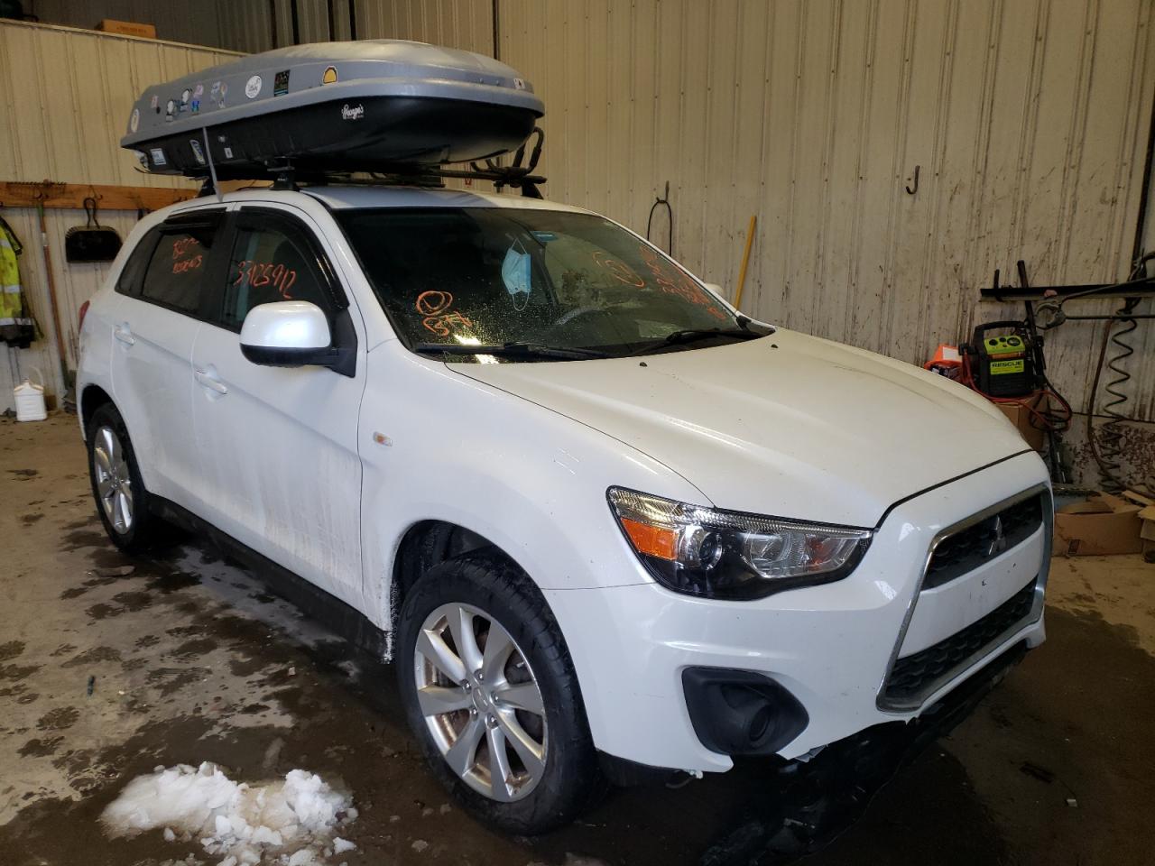 MITSUBISHI OUTLANDER 2015 with VIN 4A4AP3AU3FE048275 - Photo from auction