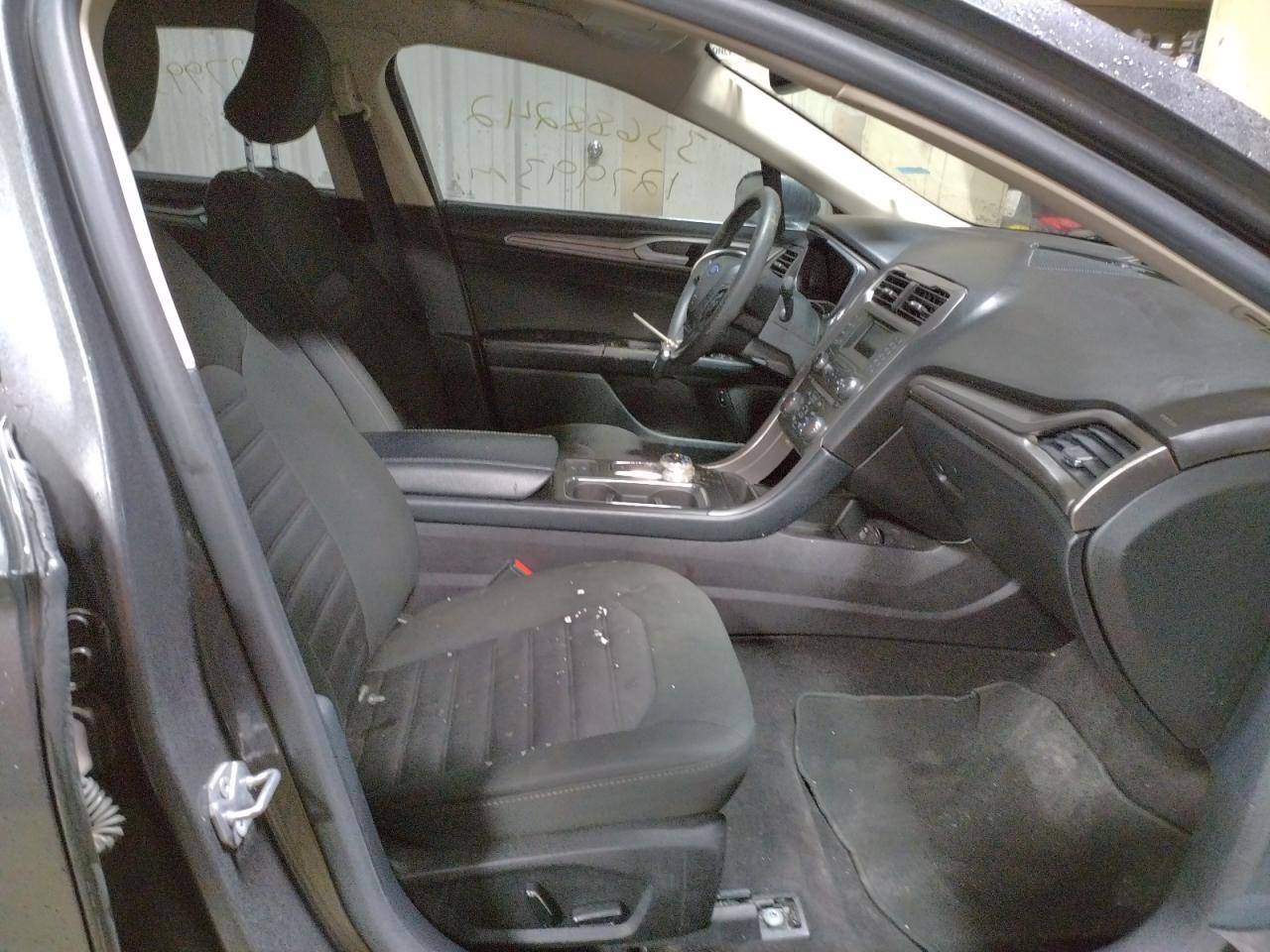 Photo 5 from auction – 2017 FORD FUSION with VIN 3FA6P0LU8HR151108