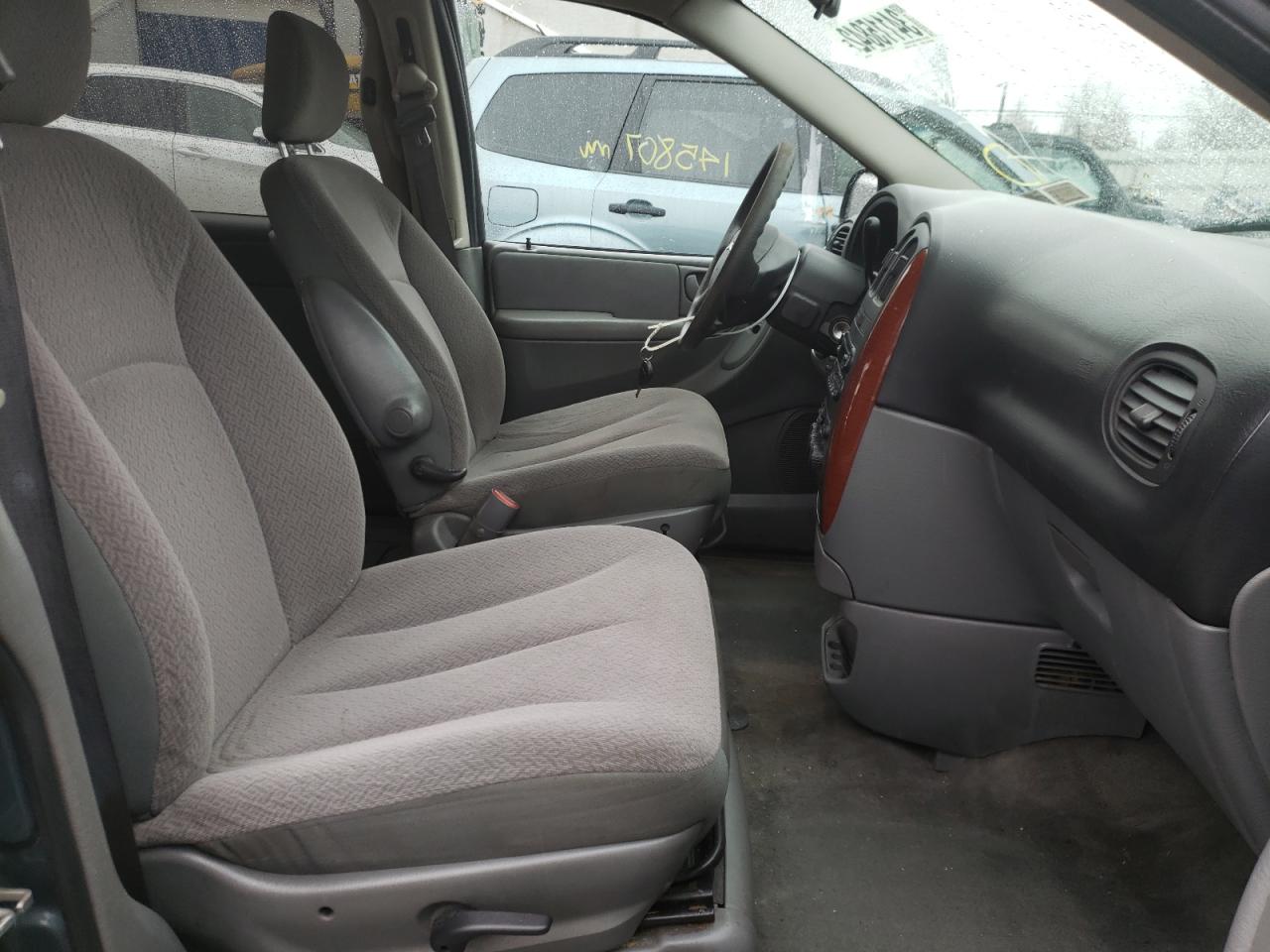 Photo 5 from auction – 2007 CHRYSLER TOWN & COU with VIN 2A4GP44R47R219824