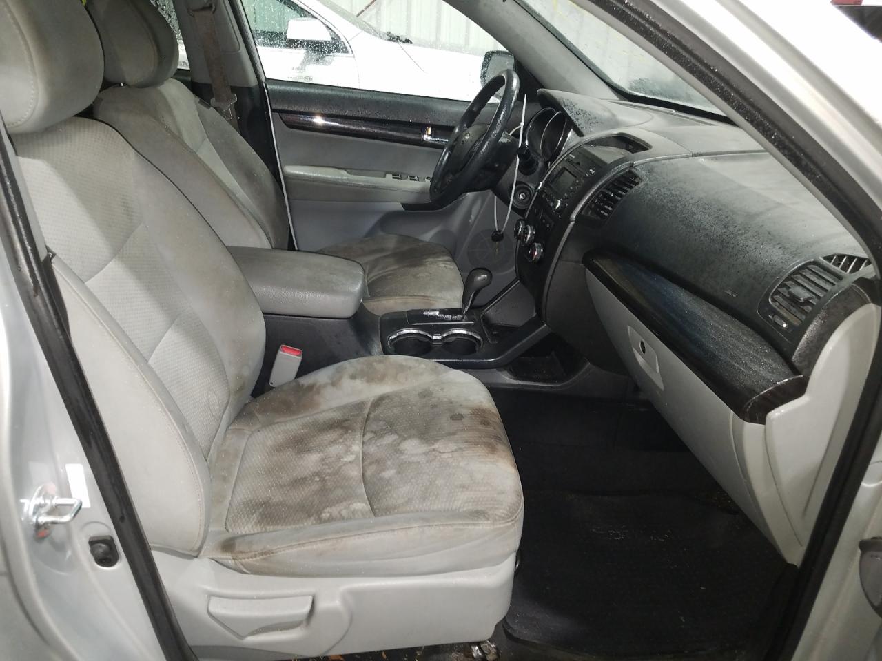 Photo 5 from auction – 2011 KIA SORENTO BA with VIN 5XYKTCA10BG163690