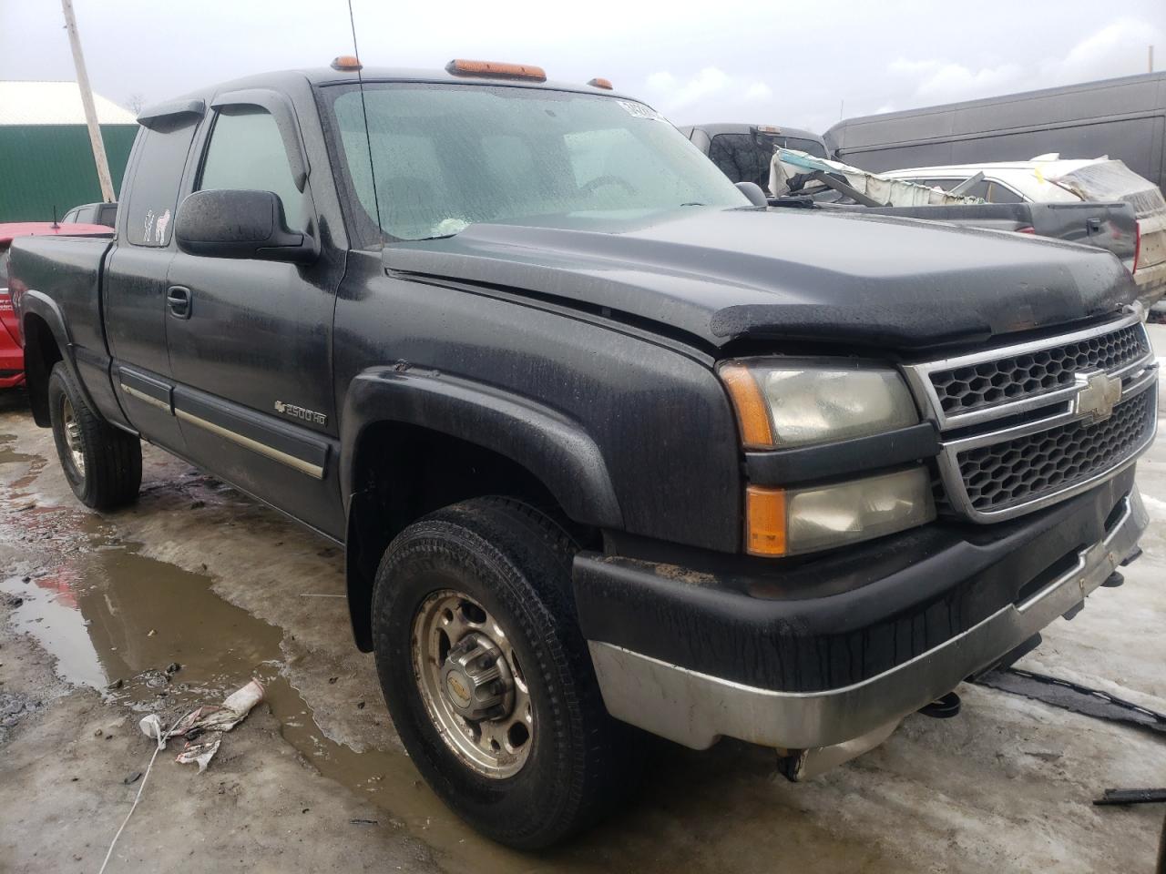 CHEVROLET SILVERADO 2005 with VIN 1GCHK29U85E102834 - Photo from auction
