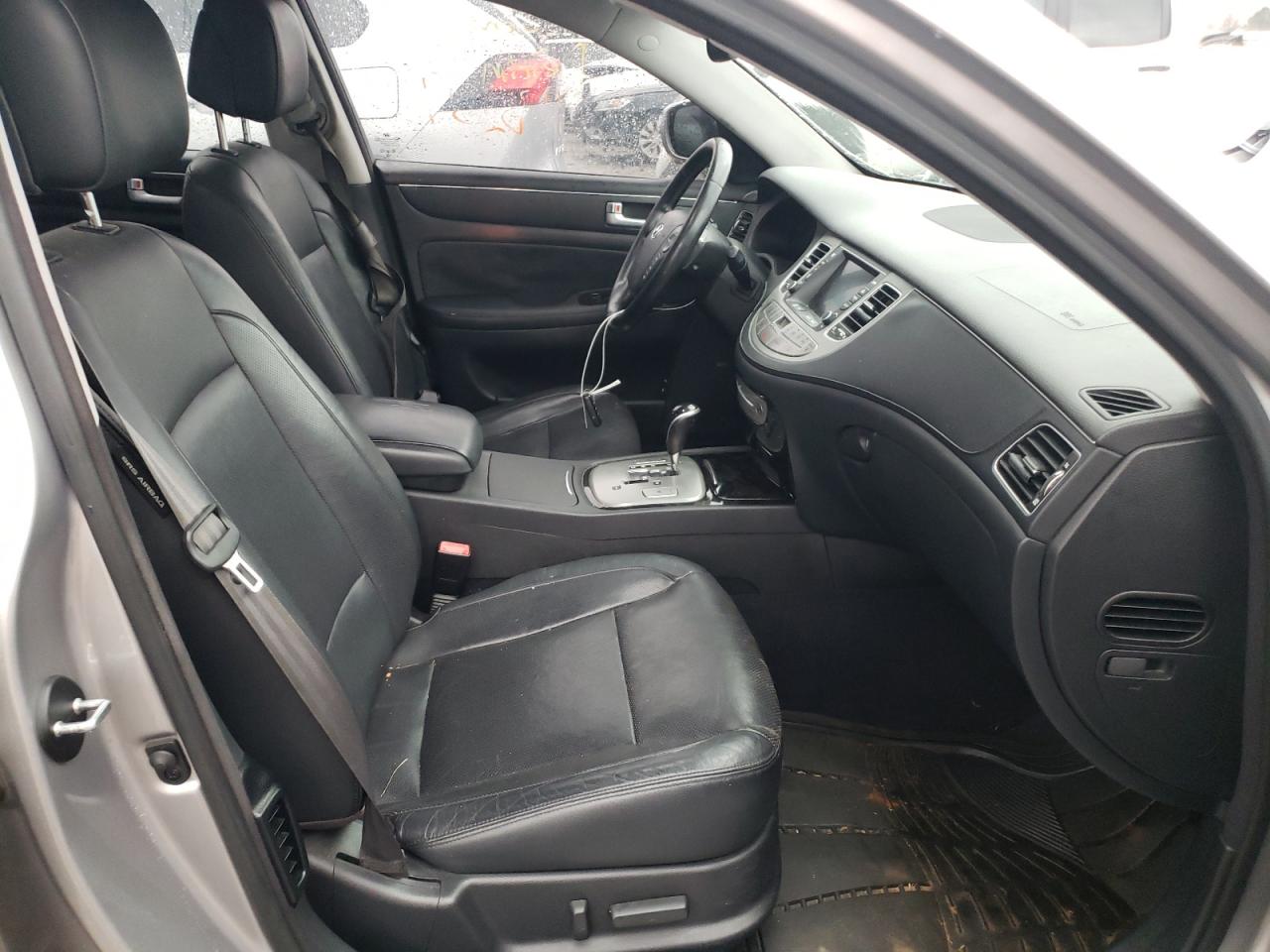 Photo 5 from auction – 2013 HYUNDAI GENESIS 3. with VIN KMHGC4DD3DU223847
