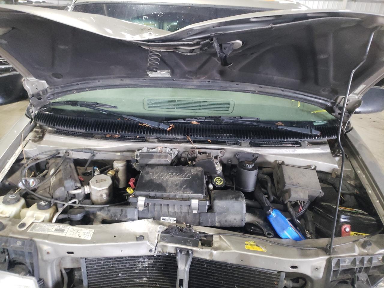 Photo 7 from auction – 2002 CHEVROLET ASTRO with VIN 1GNEL19X22B138804