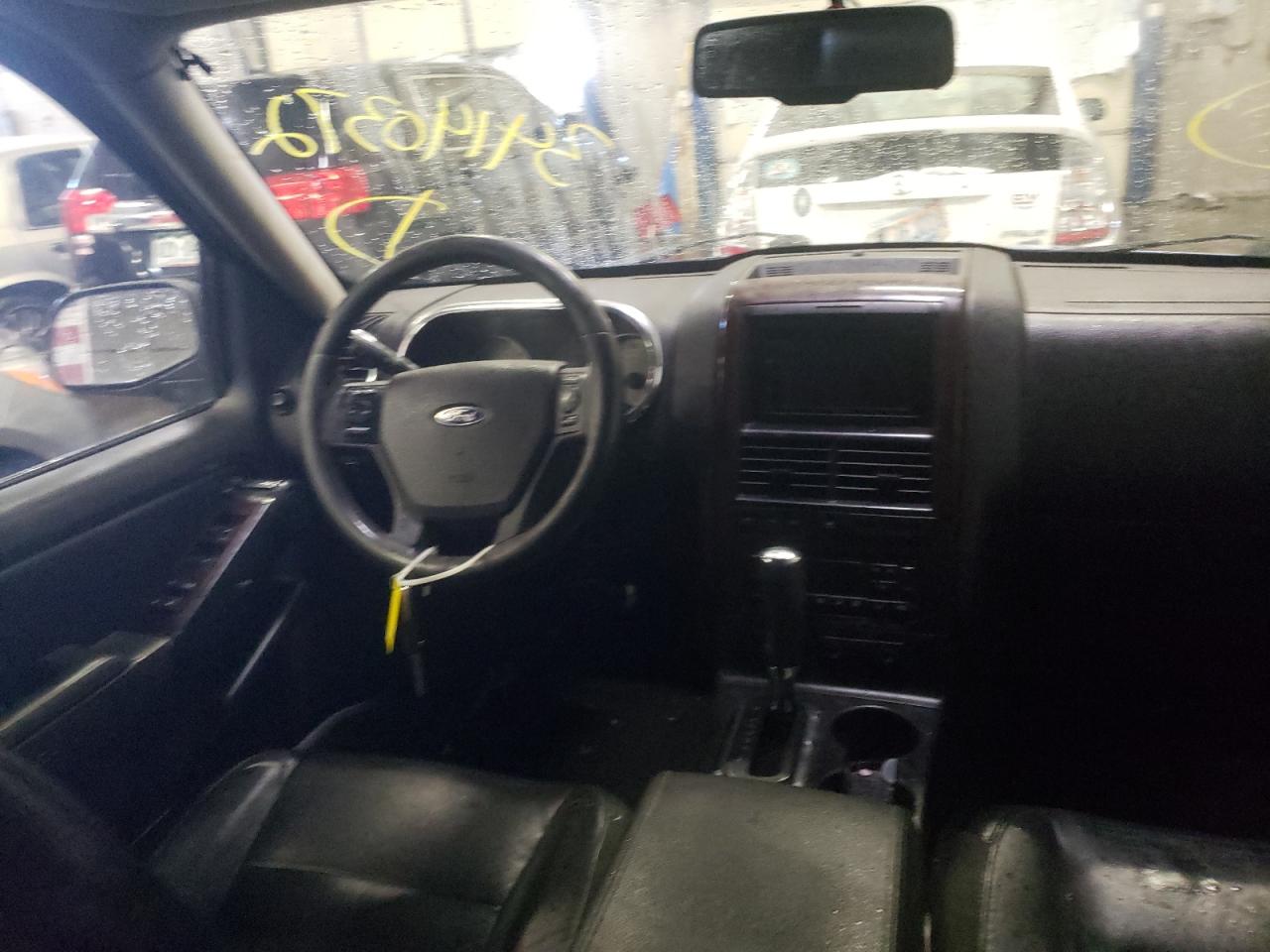 Photo 9 from auction – 2007 FORD EXPLORER L with VIN 1FMEU65847UB58044