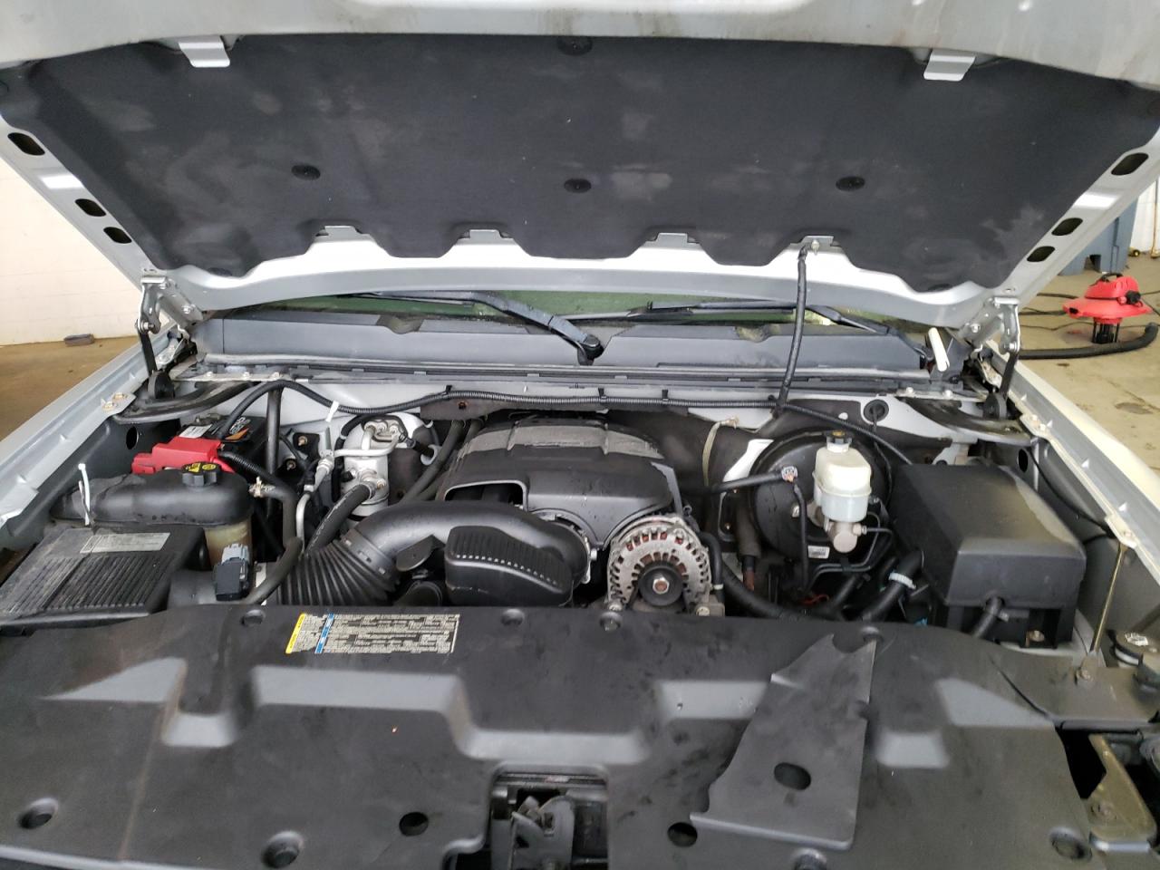 Photo 7 from auction – 2011 CHEVROLET SILVERADO with VIN 1GCNKPE02BZ152992