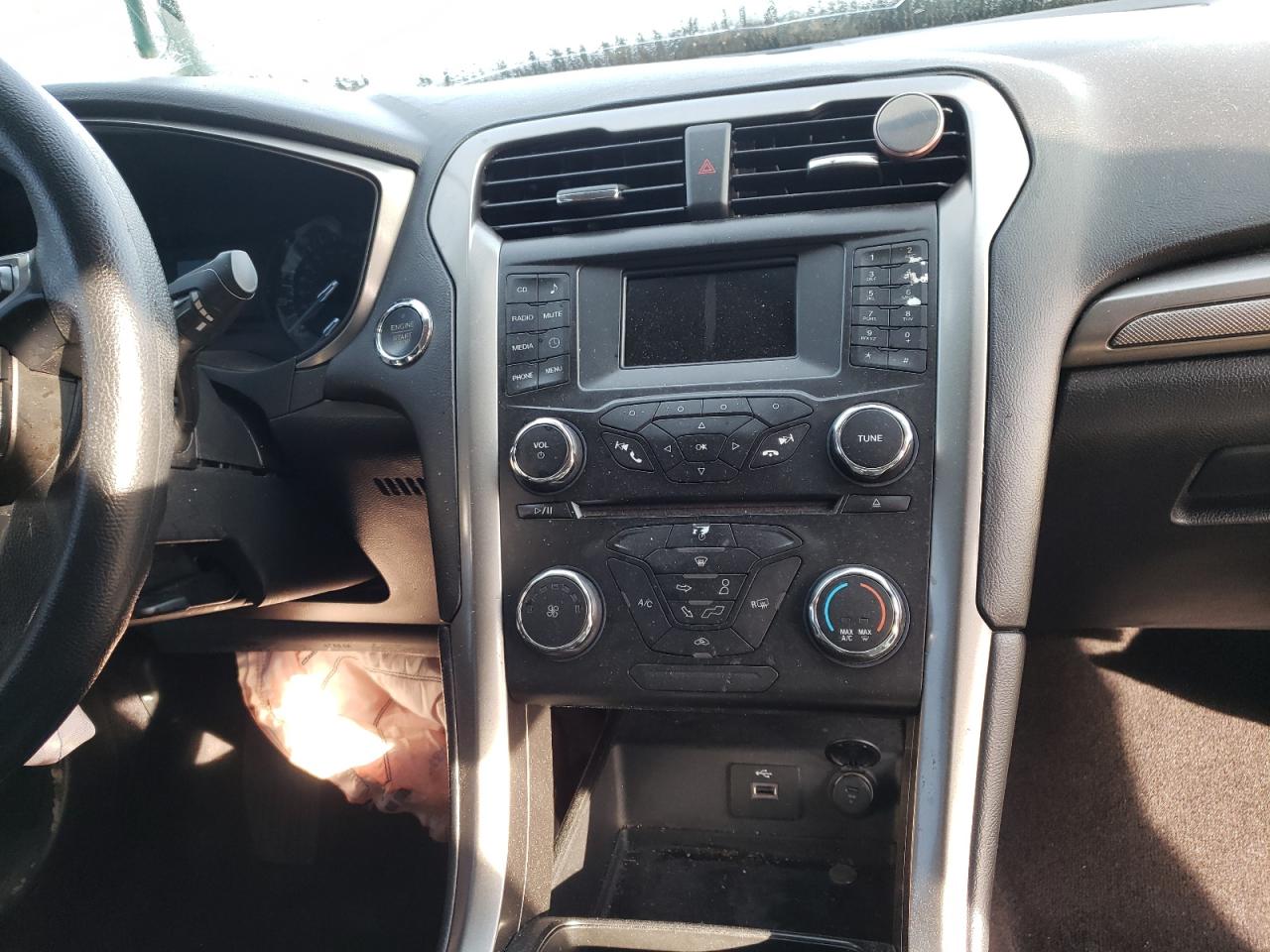 Photo 9 from auction – 2017 FORD FUSION S with VIN 3FA6P0G78HR154630