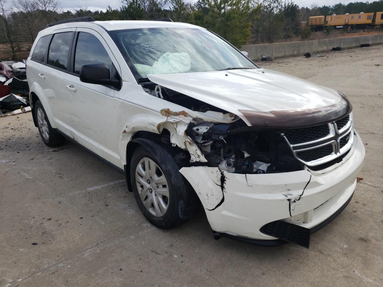 DODGE JOURNEY SE 2018 with VIN 3C4PDCABXJT447475 - Photo from auction