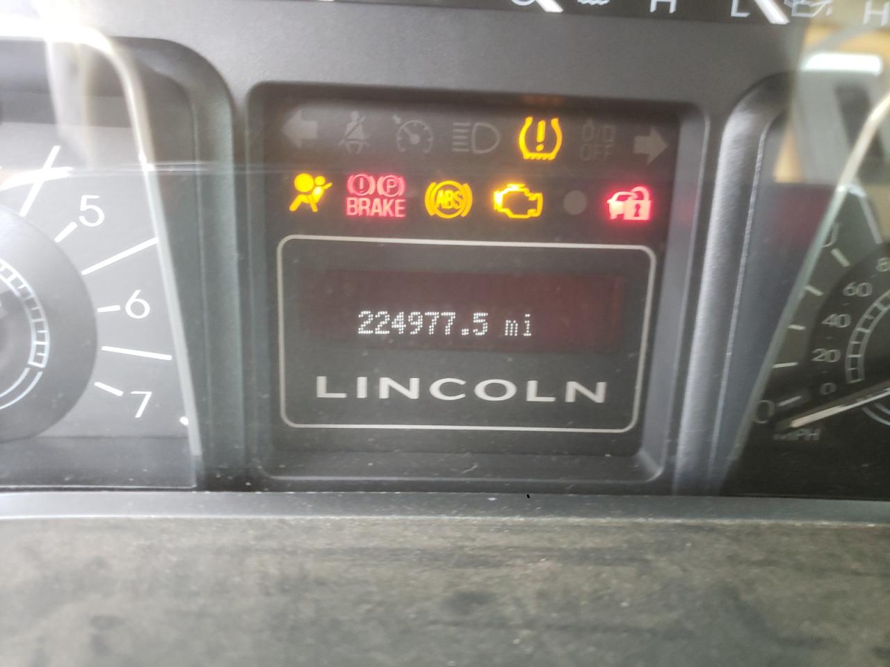 Photo 8 from auction – 2008 LINCOLN NAVIGATOR with VIN 5LMFU28568LJ18552