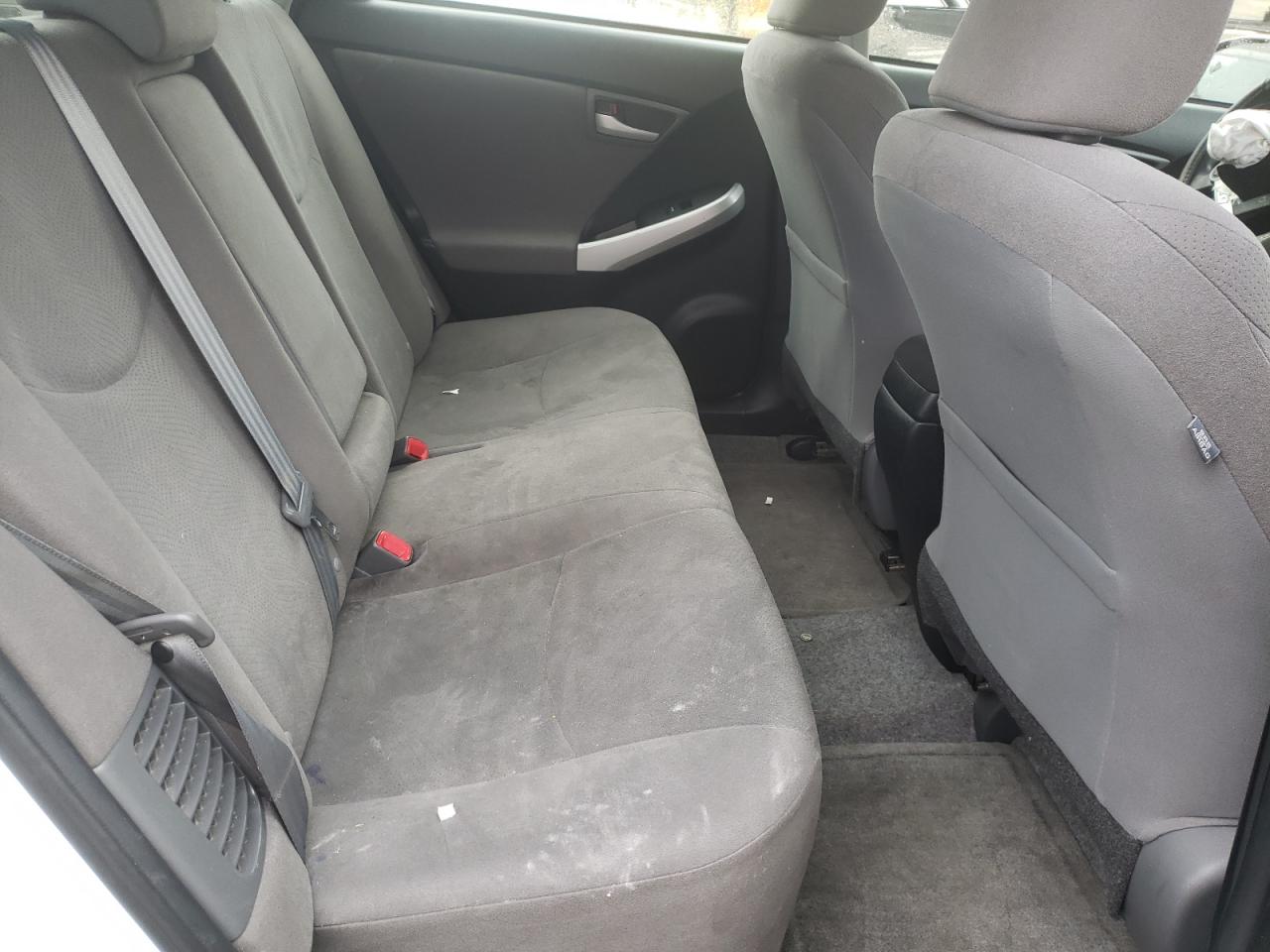 Photo 6 from auction – 2015 TOYOTA PRIUS with VIN JTDKN3DU6F0435901