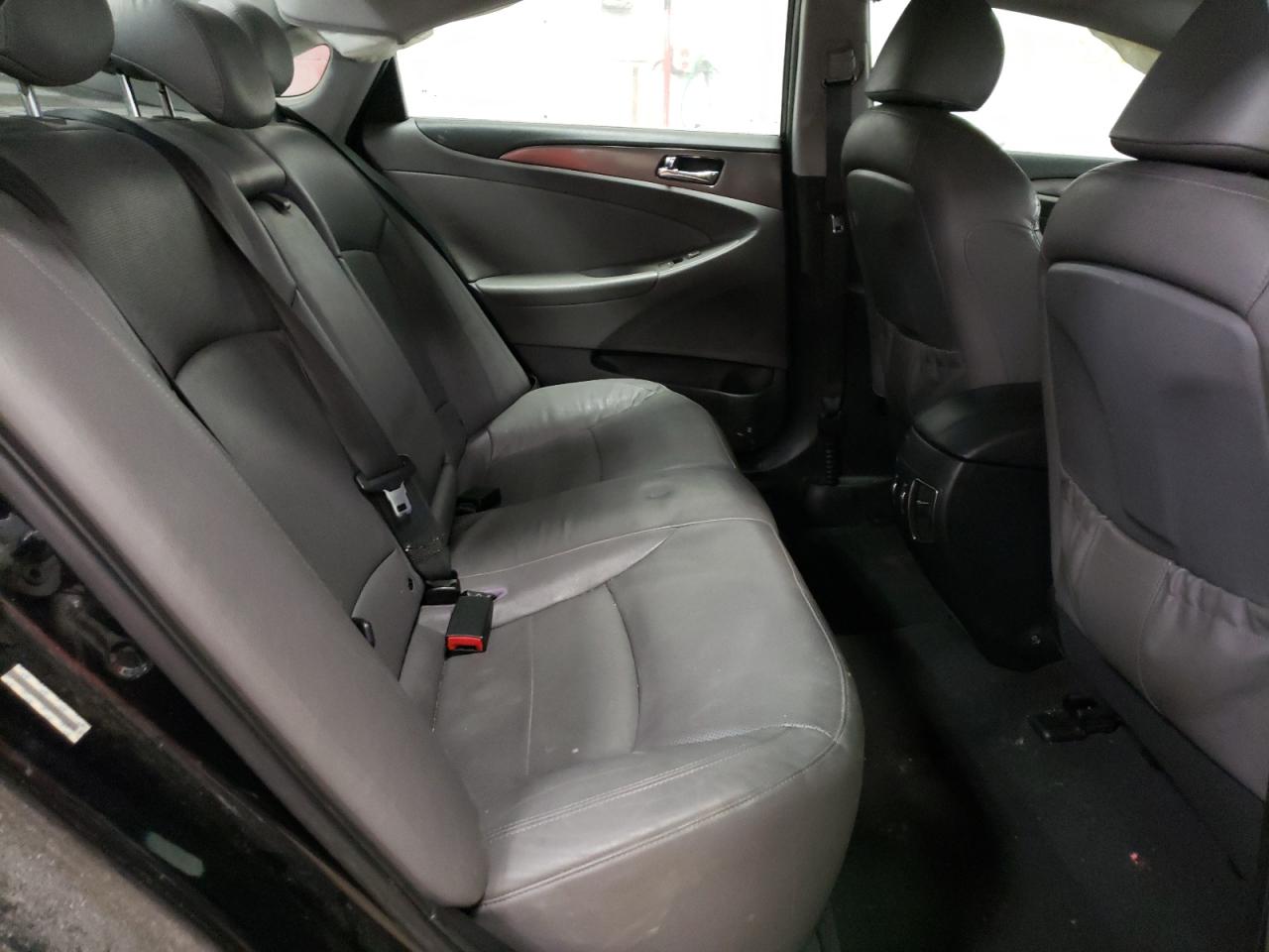 Photo 6 from auction – 2011 HYUNDAI SONATA HYB with VIN KMHEC4A4XBA013465