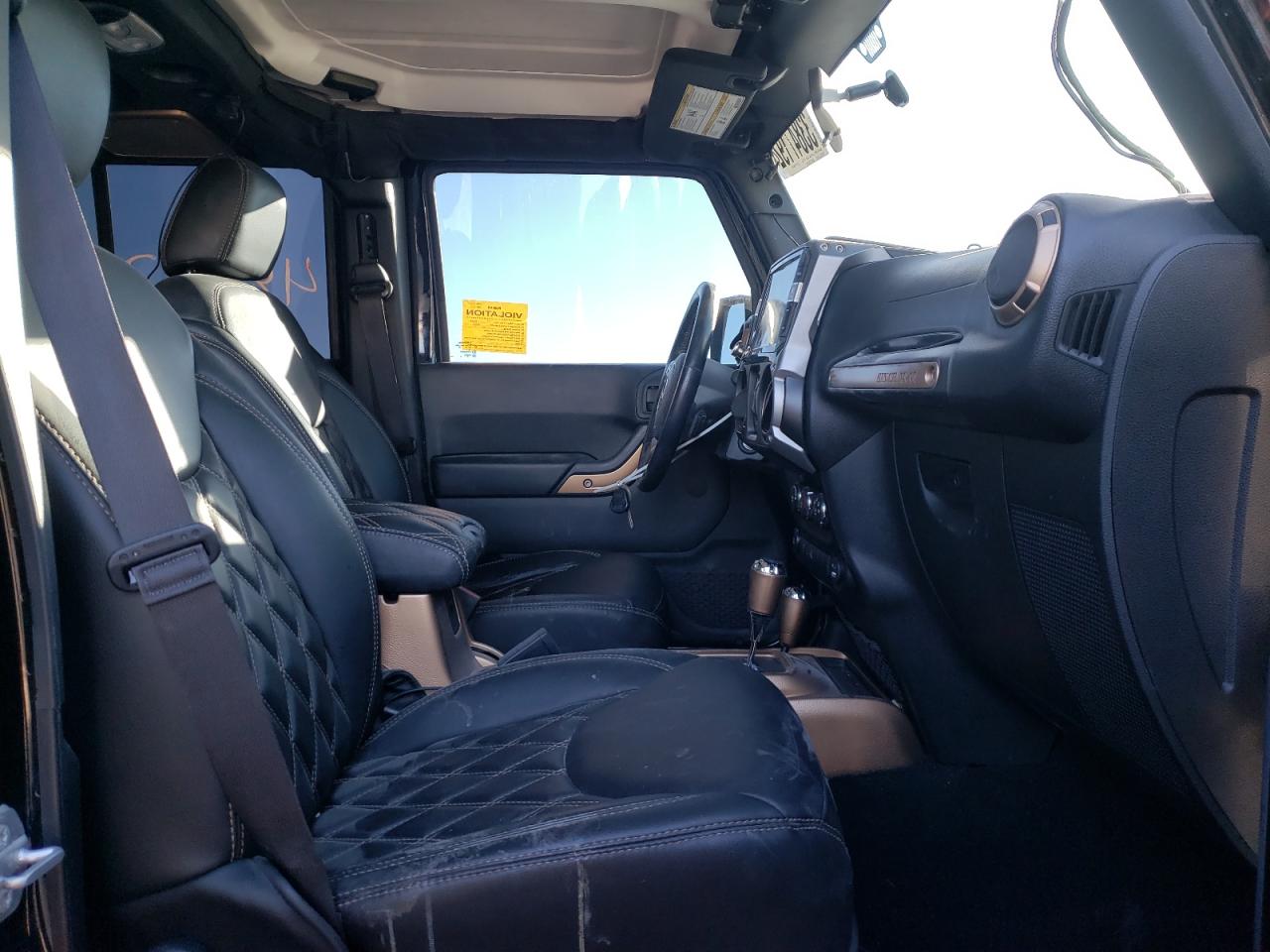 Photo 5 from auction – 2017 JEEP WRANGLER U with VIN 1C4BJWDG1HL527748