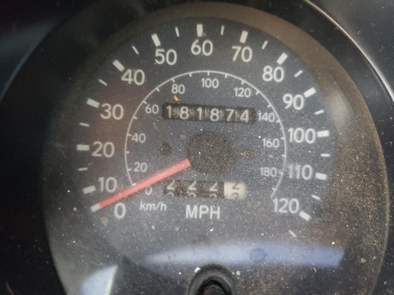 Photo 13 from auction – 1996 TOYOTA RAV4 with VIN JT3GP10V9T0001037