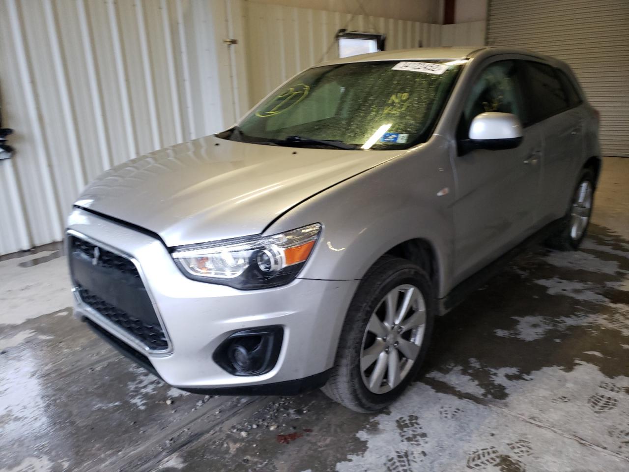 Photo 2 from auction – 2015 MITSUBISHI OUTLANDER with VIN 4A4AR3AW0FE043109