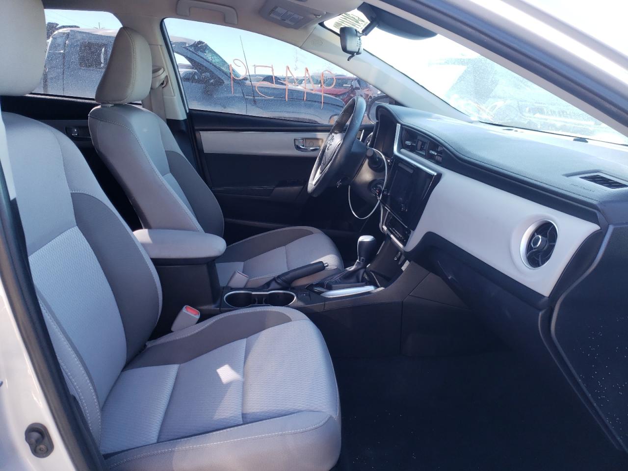 Photo 5 from auction – 2018 TOYOTA COROLLA L with VIN 5YFBURHE7JP740427