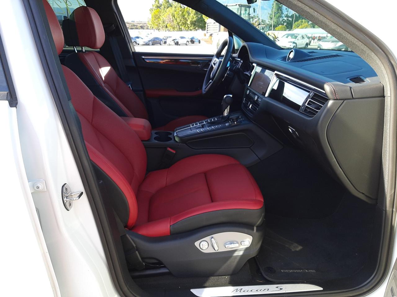 Photo 5 from auction – 2020 PORSCHE MACAN S with VIN WP1AB2A59LLB37119