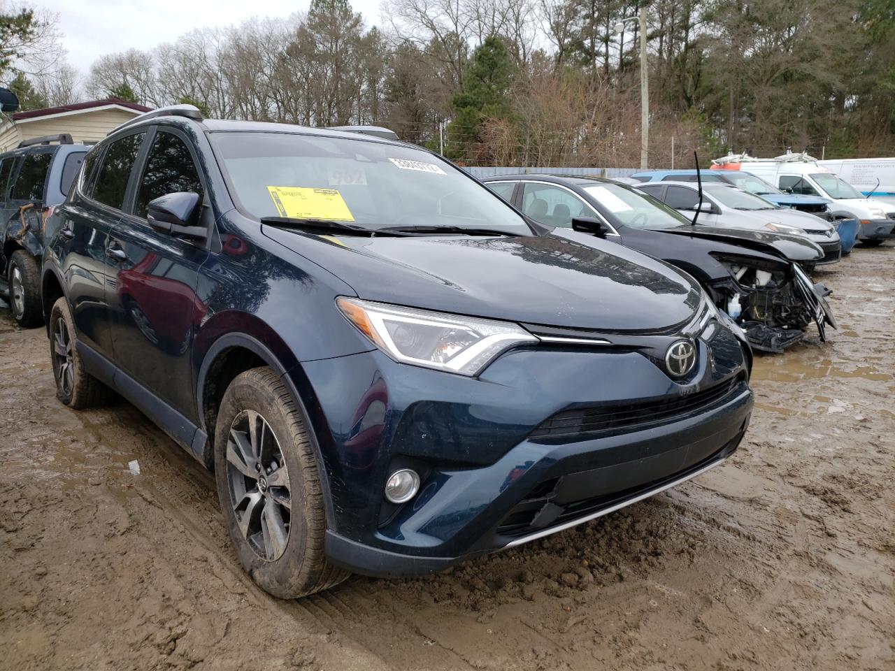 TOYOTA RAV4 XLE 2017 with VIN JTMRFREV8HJ130676 - Photo from auction