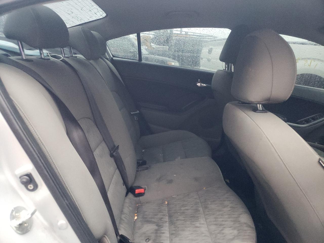 Photo 6 from auction – 2015 KIA FORTE LX with VIN KNAFK4A62F5432497
