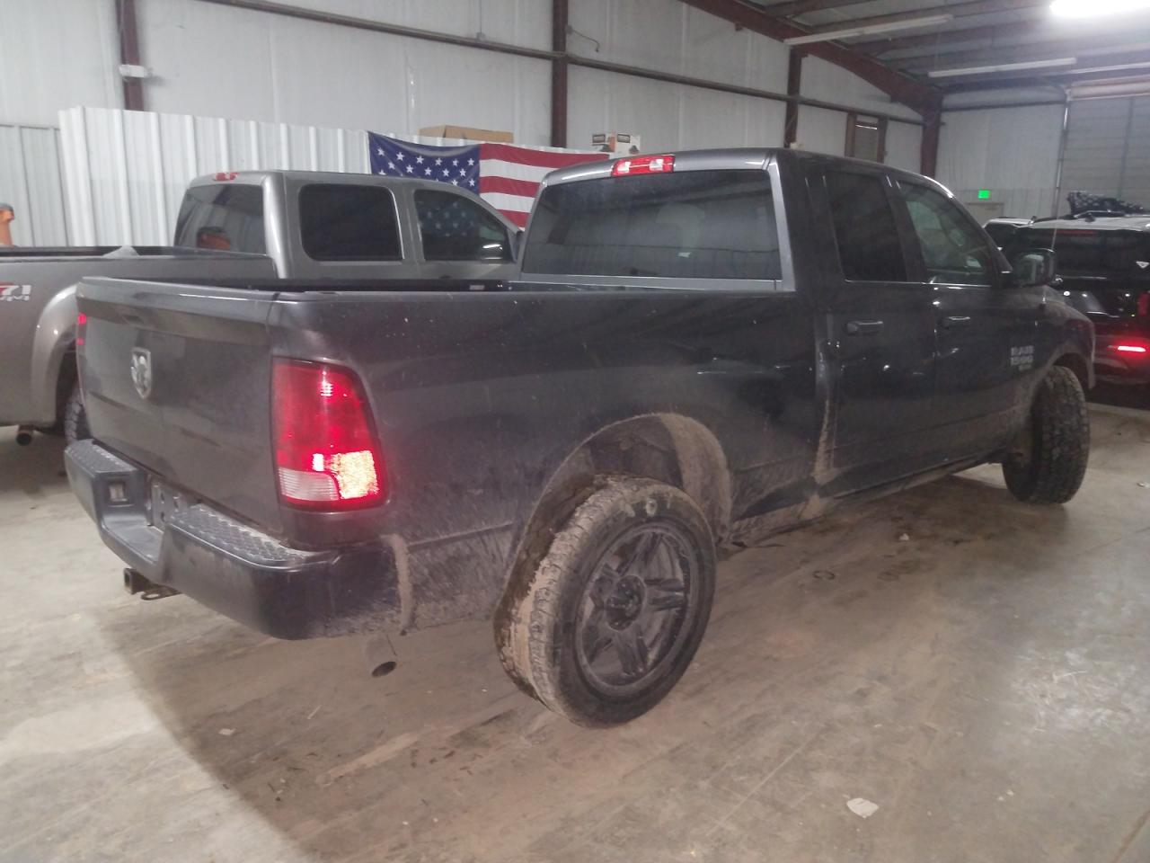 Photo 4 from auction – 2019 RAM 1500 CLASS with VIN 1C6RR6FG7KS685830