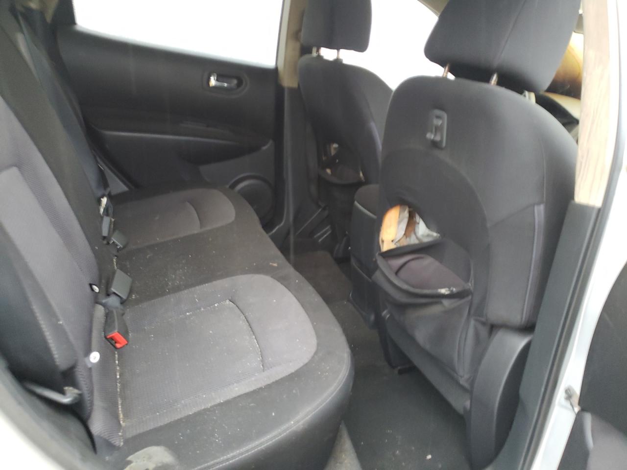 Photo 6 from auction – 2011 NISSAN ROGUE S with VIN JN8AS5MV9BW690904
