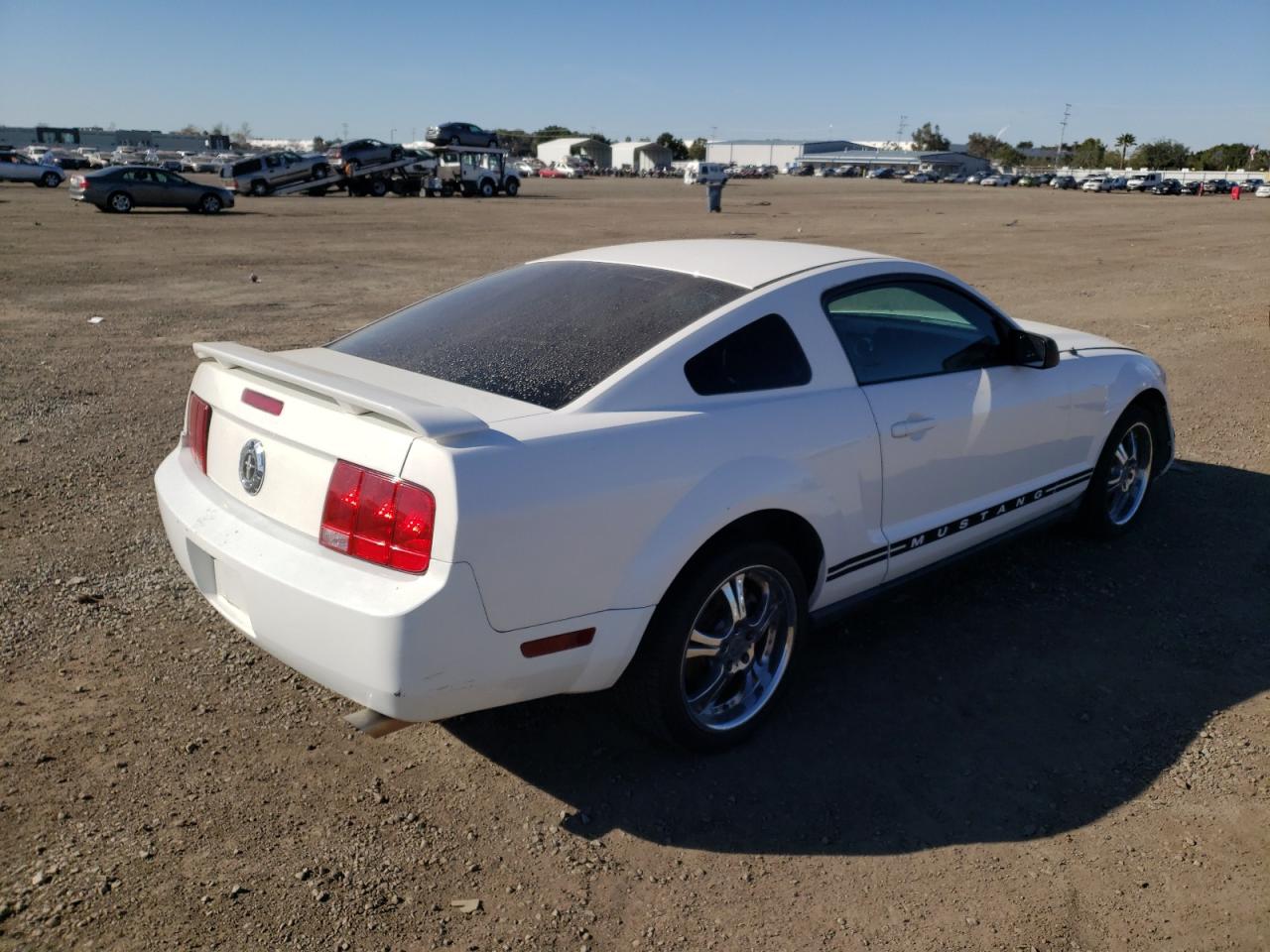 Photo 4 from auction – 2005 FORD MUSTANG with VIN 1ZVFT80N355135914