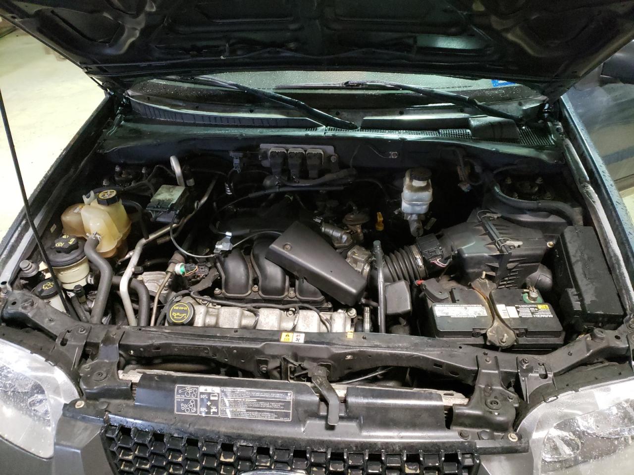 Photo 7 from auction – 2005 FORD ESCAPE XLT with VIN 1FMYU93155KE31702