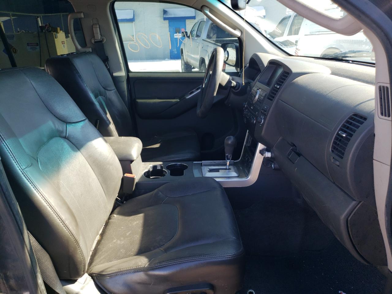 Photo 5 from auction – 2012 NISSAN PATHFINDER with VIN 5N1AR1NN1CC612971