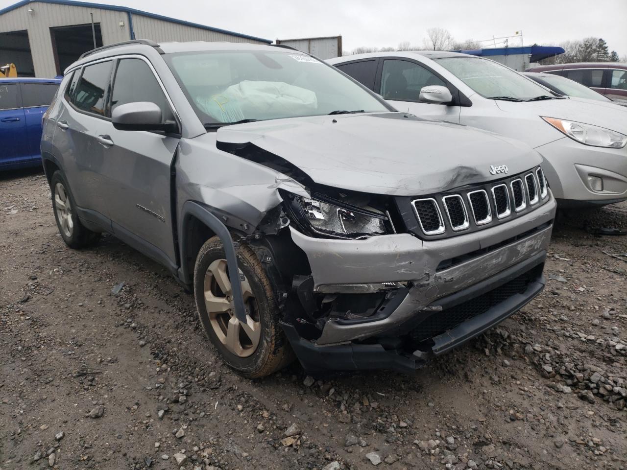 JEEP COMPASS LA 2017 with VIN 3C4NJCBB6HT693903 - Photo from auction