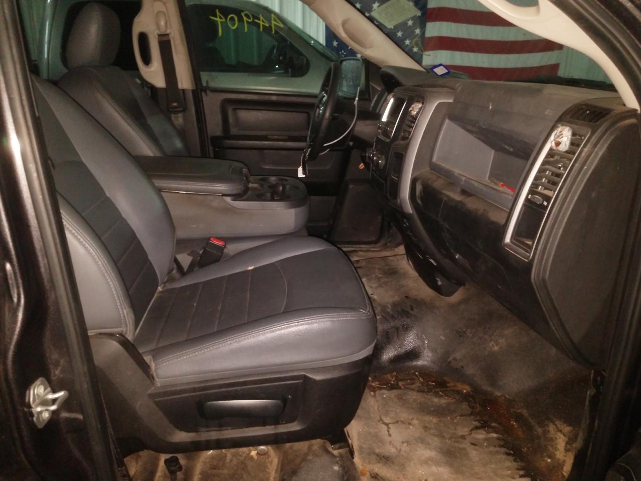 Photo 5 from auction – 2019 RAM 1500 CLASS with VIN 1C6RR6FG7KS685830