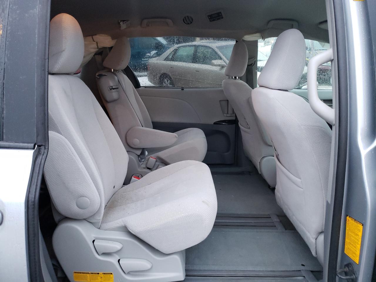 Photo 6 from auction – 2014 TOYOTA SIENNA LE with VIN 5TDKK3DC7ES448152