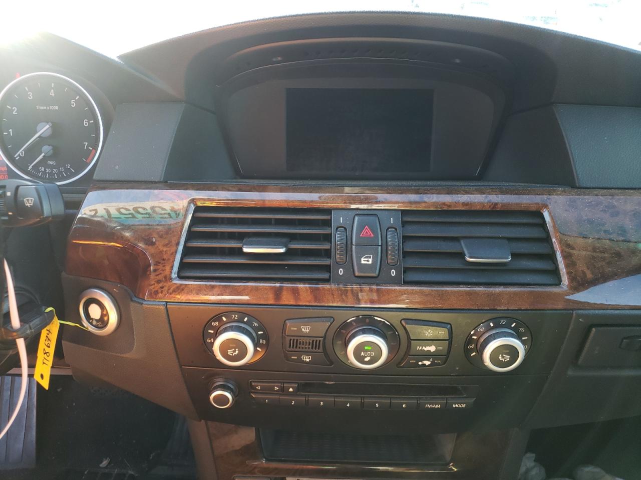 Photo 9 from auction – 2008 BMW 528 I with VIN WBANU53508CT18674