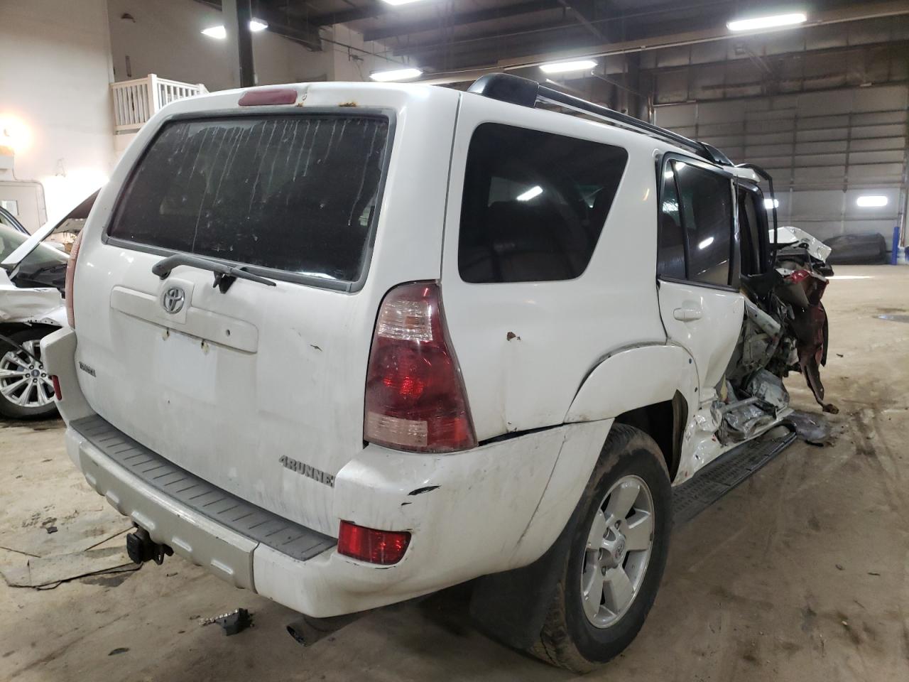 Photo 4 from auction – 2004 TOYOTA 4RUNNER SR with VIN JTEZU14R648015356