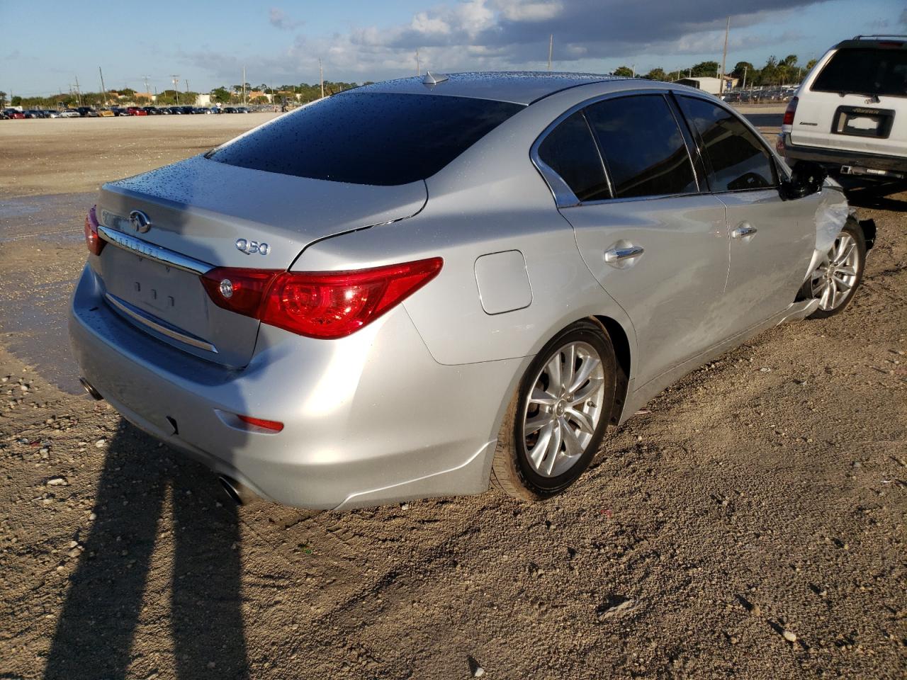 Photo 4 from auction – 2015 INFINITI Q50 BASE with VIN JN1BV7AP0FM344558
