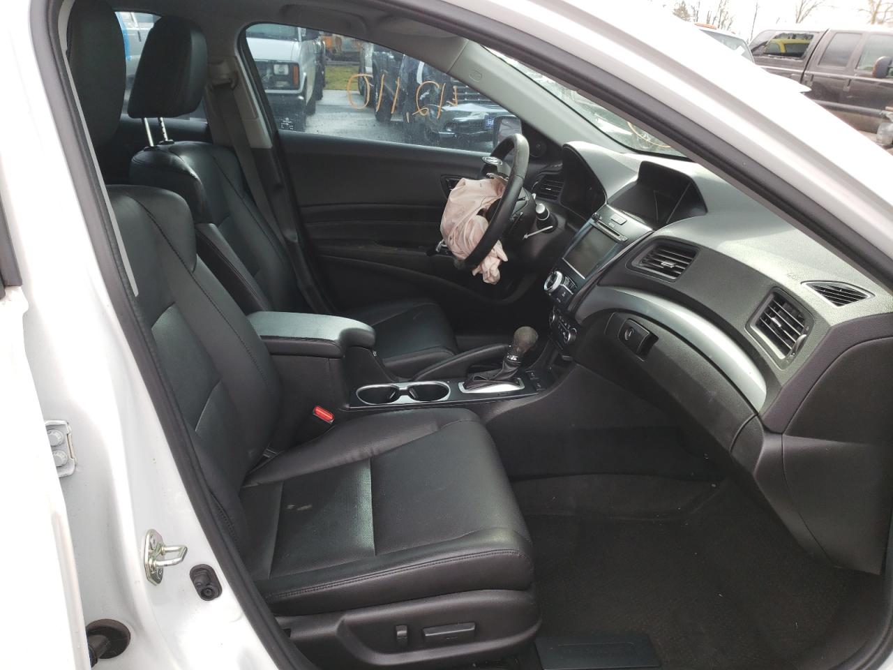 Photo 5 from auction – 2017 ACURA ILX with VIN 19UDE2F7XHA002266