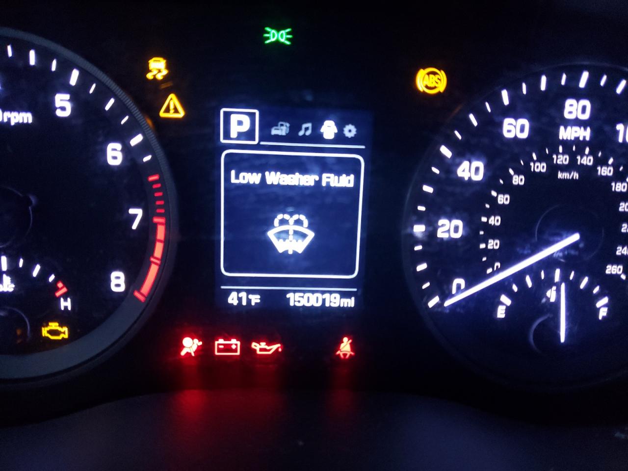 Photo 8 from auction – 2016 HYUNDAI TUCSON LIM with VIN KM8J3CA41GU210376