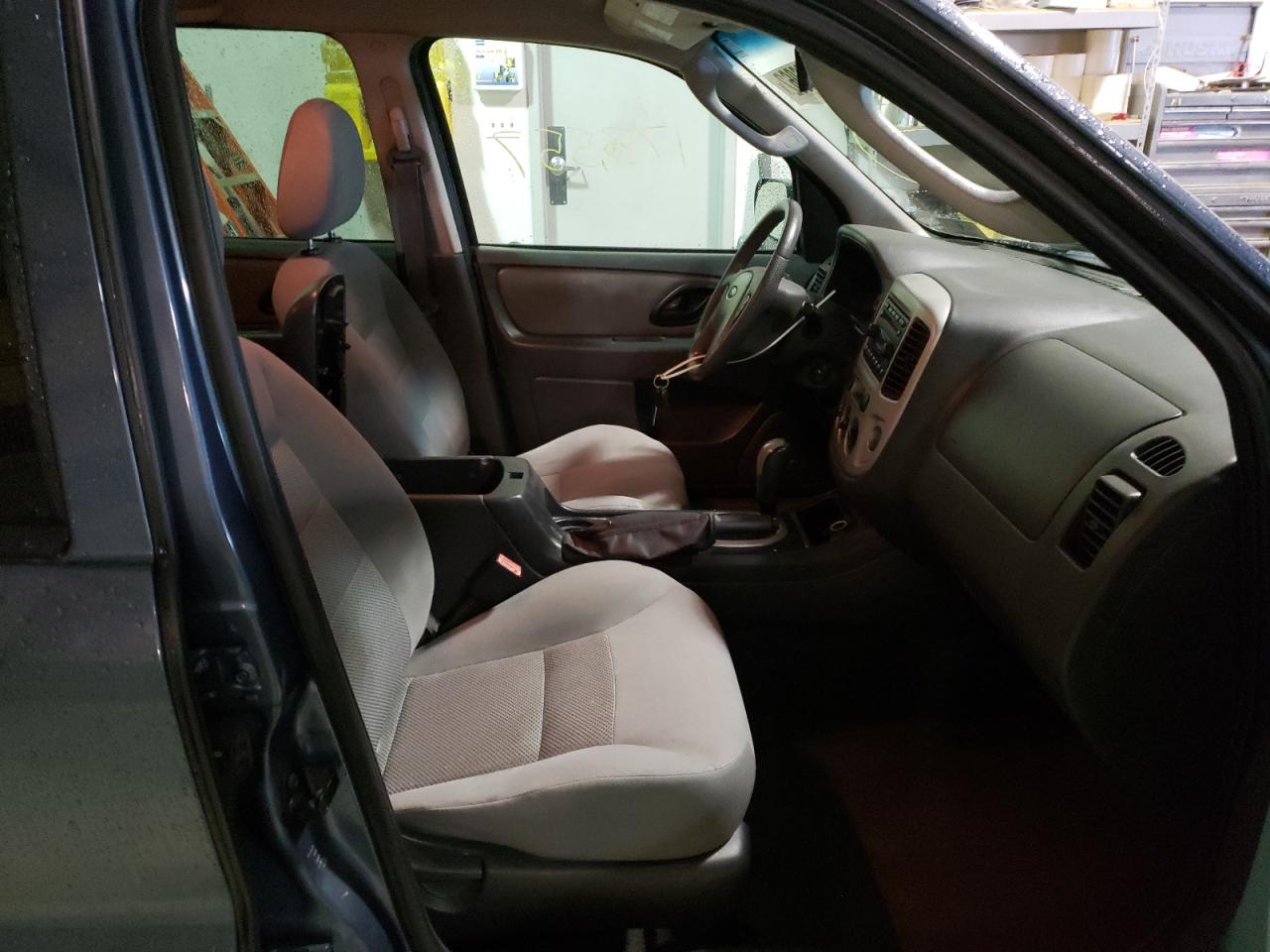 Photo 5 from auction – 2005 FORD ESCAPE XLT with VIN 1FMYU93155KE31702