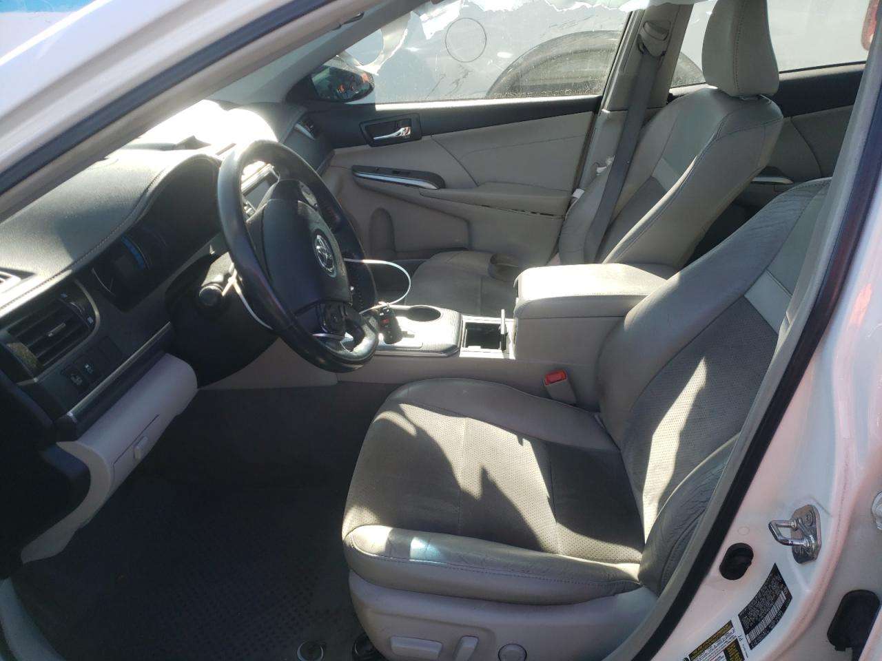 Photo 5 from auction – 2013 TOYOTA CAMRY HYBR with VIN 4T1BD1FK7DU078863